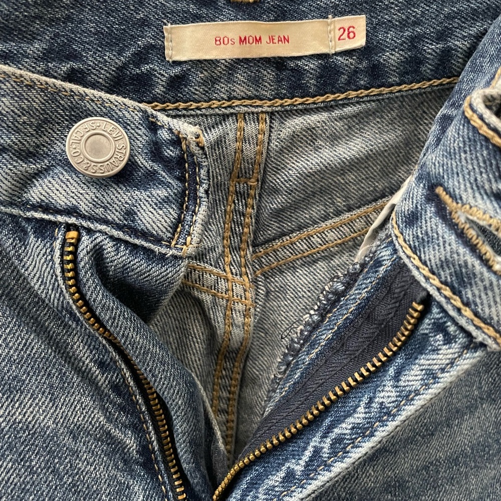 Levi’s 80s Mom Jeans
